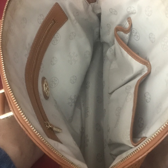 Tory Burch Robinson Perforated Dome Satchel/Crossbody - Picture 6 of 6